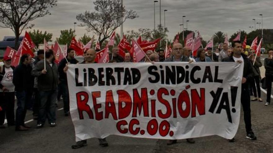 Manifestación contra despidos sindicales