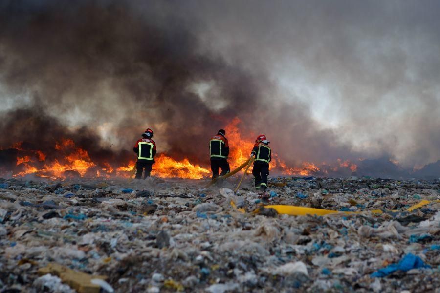 Incendio en el vertedero de Zamora