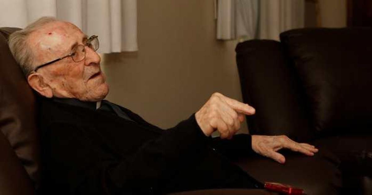 Don Francisco Acevedo, en una imagen de agosto de 2015, cuando cumplió los 100 años.