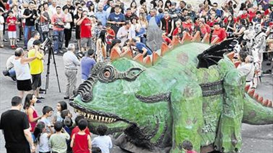 Cervera venderá sus vinos en el encuentro de dragones