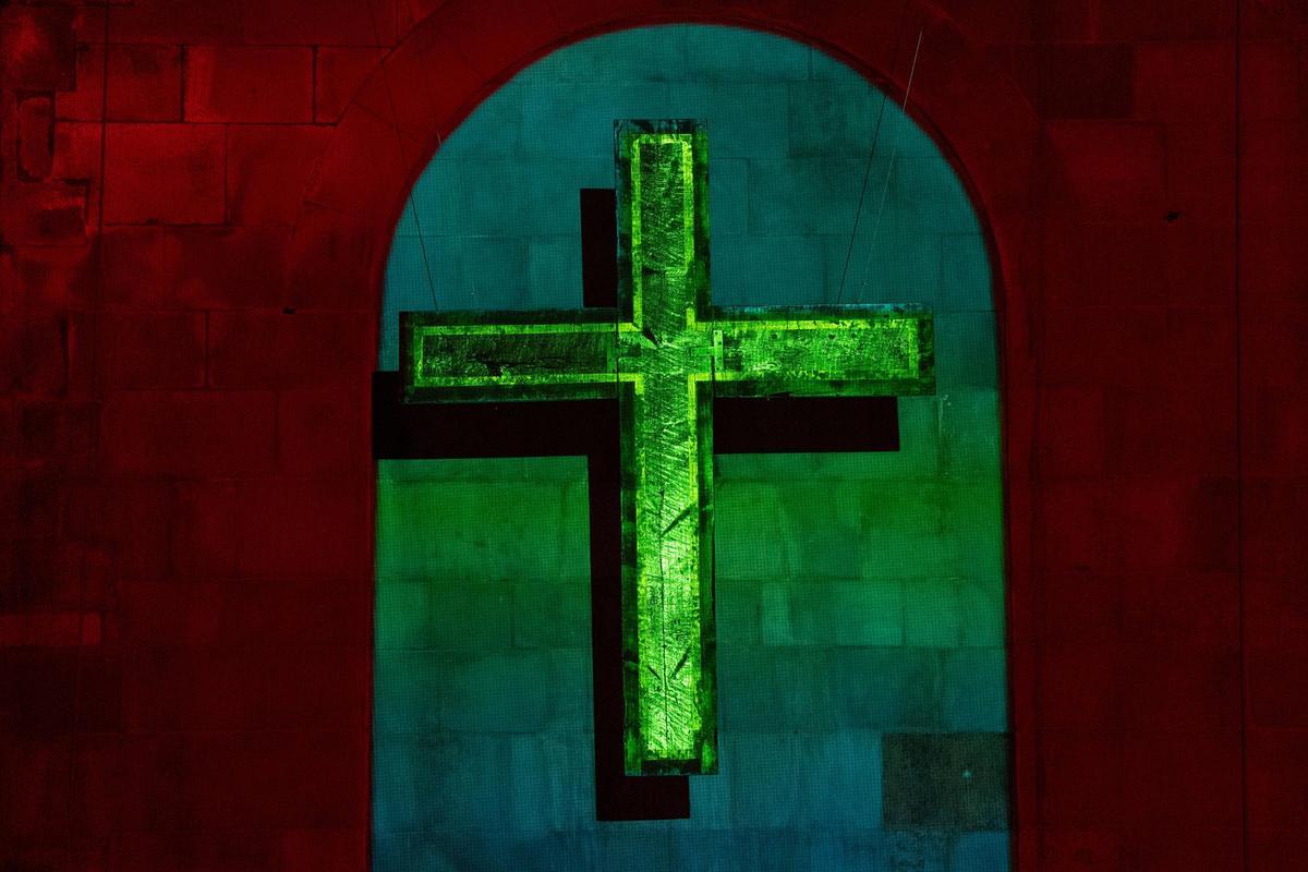 ‘LUMINISCENCE’, un espectáculo inmersivo de luz y música en Santa Maria del Pi