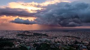 Tormenta sobre el área de Barcelona.