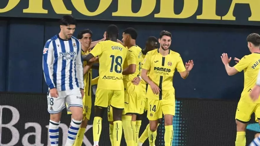 El Villarreal gana plácidamente a la Real