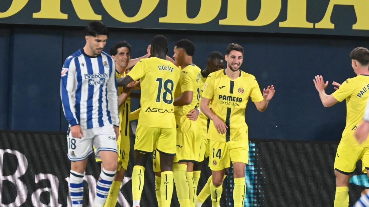 Los jugadores del Villarreal celebran un gol en la victoria a la Real Sociedad.
