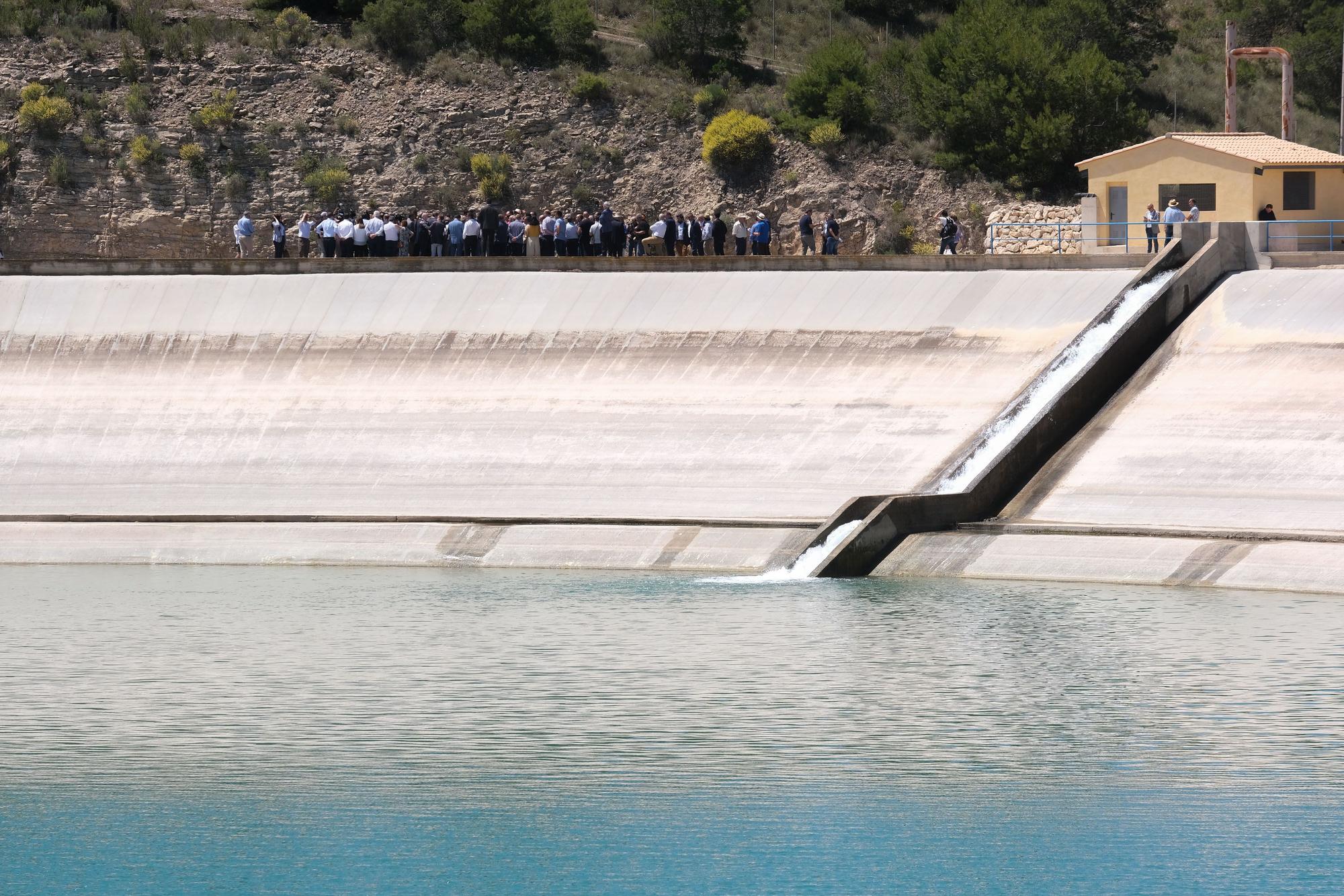 La provincia de Alicante recibe el primer gran trasvase del Júcar en 600 años