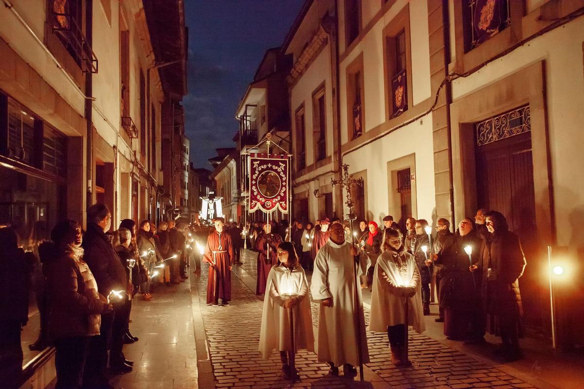 Procesión del Silencio, Martes Santo, Cofradía Jesús Nazareno de Villaviciosa