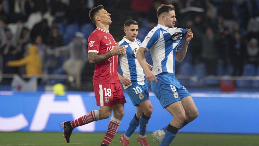 Barbero celebra el gol del empate contra el Cartagena.