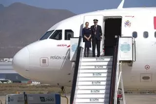 El comandante del vuelo de Iberia que trajo al papa desde Barcelona: "Los últimos 20 minutos antes de aterrizar en Gran Canaria los pasó en la cabina, y vio Lanzarote y El Teide"