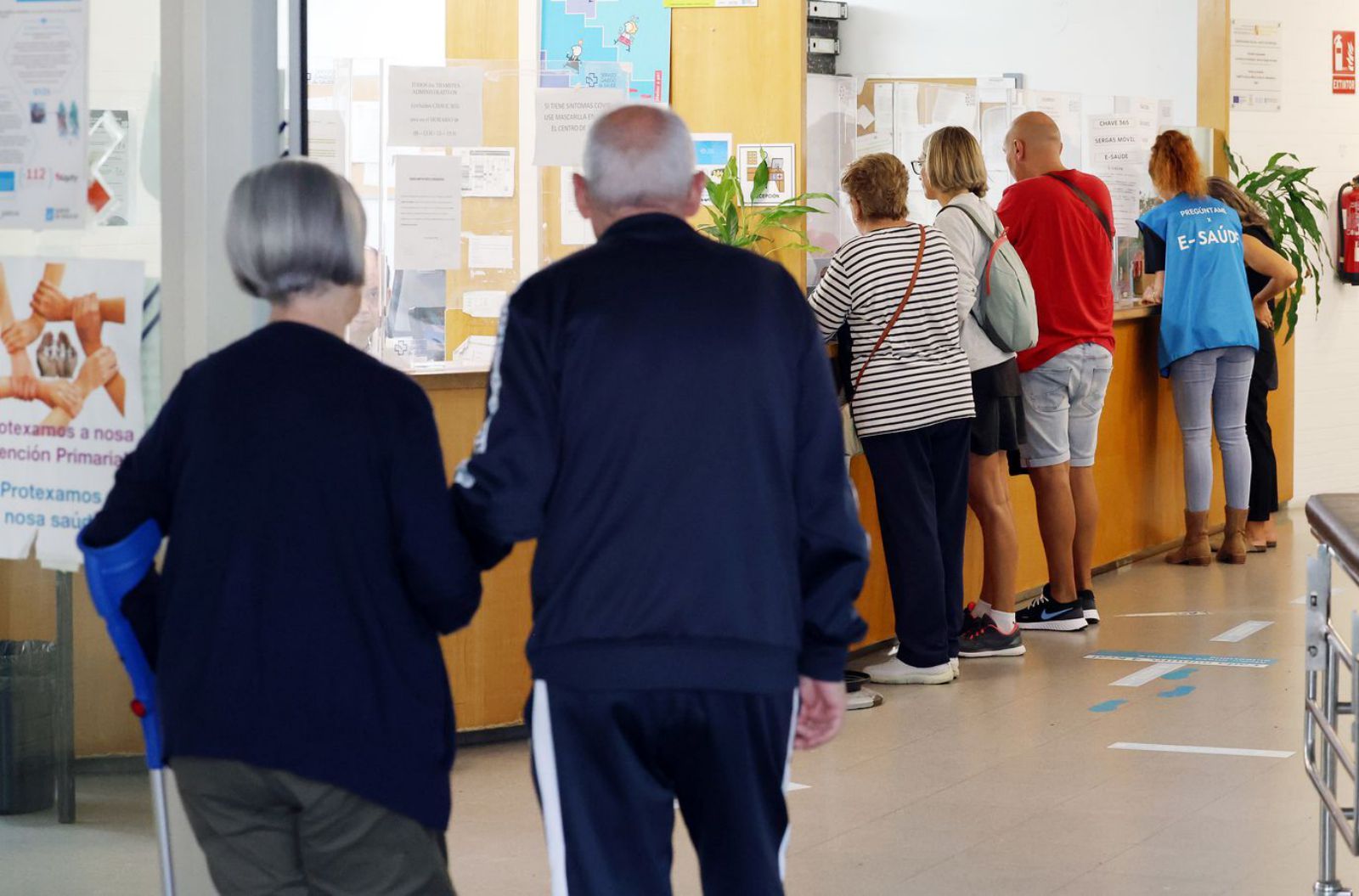 Pacientes del centro de salud de A Doblada, en Vigo