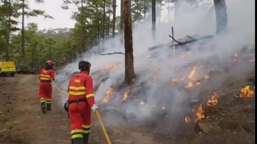 Así combatieron el fuego los efectivos de la UME