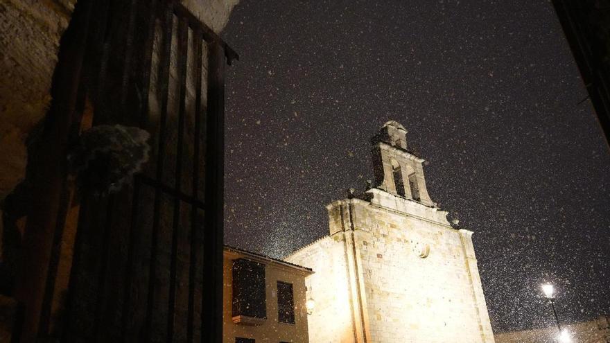 VÍDEO | Sábado noche de nevada en Zamora