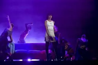 Aitana revoluciona el Gran Canaria Arena ante una marea de color naranja