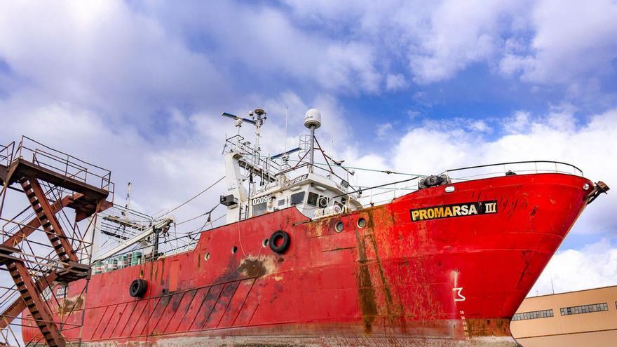 El buque ‘Promarsa III’, uno de los bienes de Alpesca cuando fue
expropiada, en el astillero argentino Tandanor. |  Tandanor