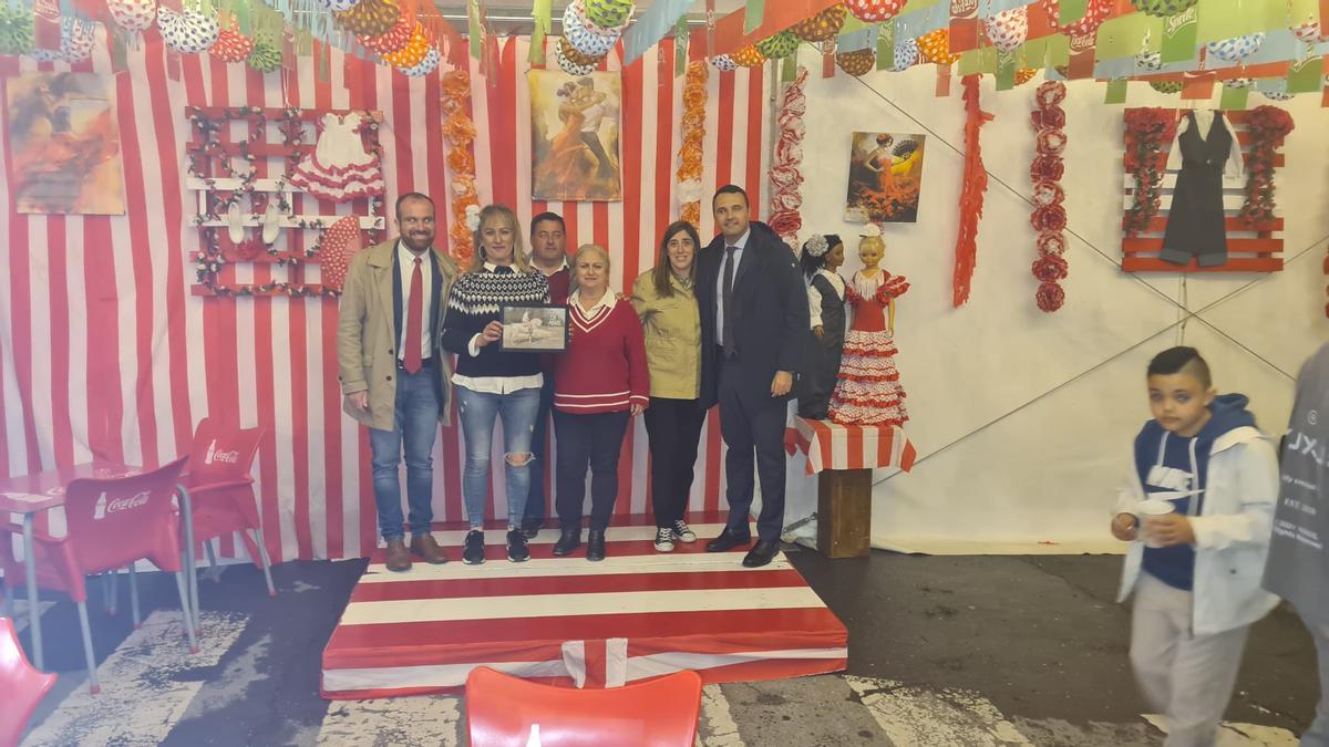 La Deportiva Piloñesa ganó el concurso de deecoración de casetas de la Feria de abril de infiesto.