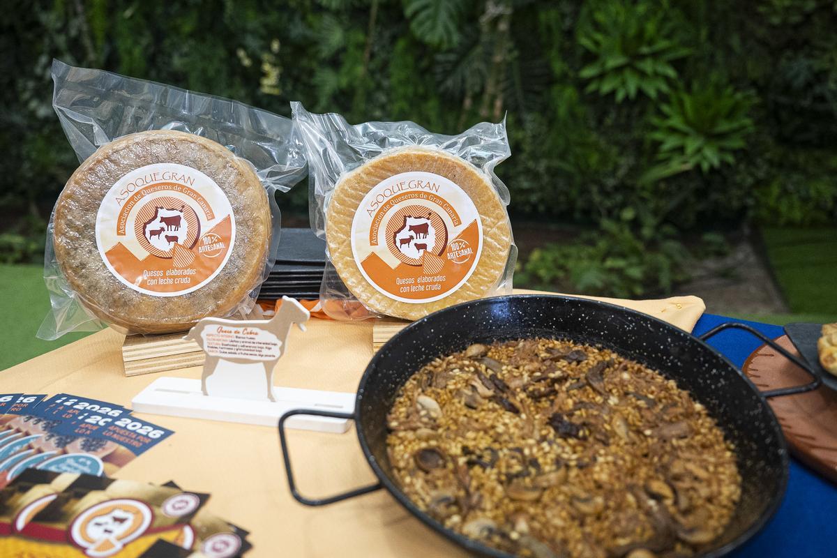 Paella elaborada con baiyfo y quesos artesanales de Gran Canaria.