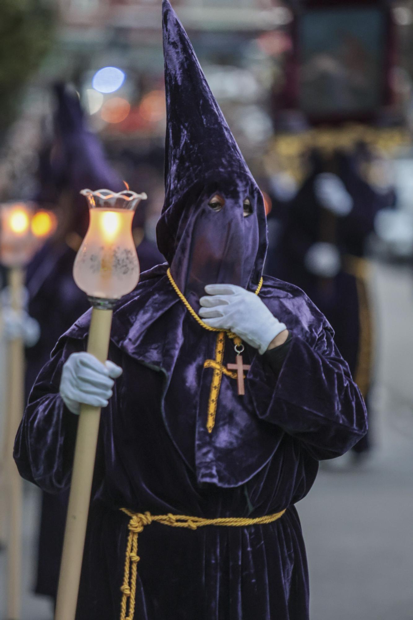 EN IMÁGENES: Así fue la procesión del Nazareno por las calles de Oviedo