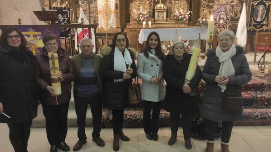 1 y 5.- Domingo de Pascua en Corrales del Vino. 2.- Procesión de la Resurreción en Villalba que permaneció en la iglesia por la lluvia. 3 y 4.- Vigilia Pascual en Fuentesaúco. 6.- Prado. 7.- Olmo de la Guareña. 8.- Villaescusa.  | Cedida / G. G. / Ana María Vidal