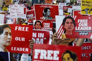 Los militares condenan a la líder birmana derrocada Suu Kyi a 5 años de prisión por corrupción