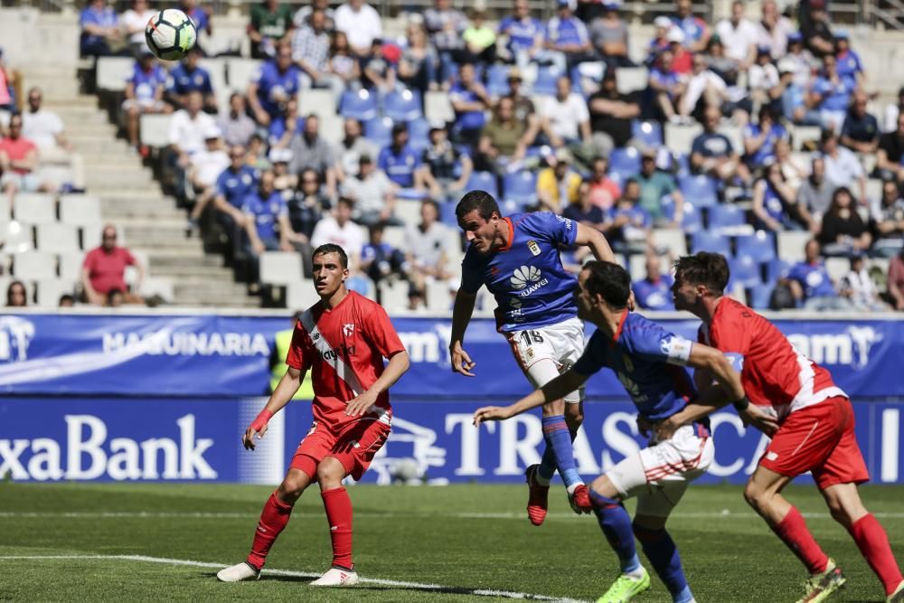 El partido entre el Real Oviedo y el Sevilla Atlético, en imágenes