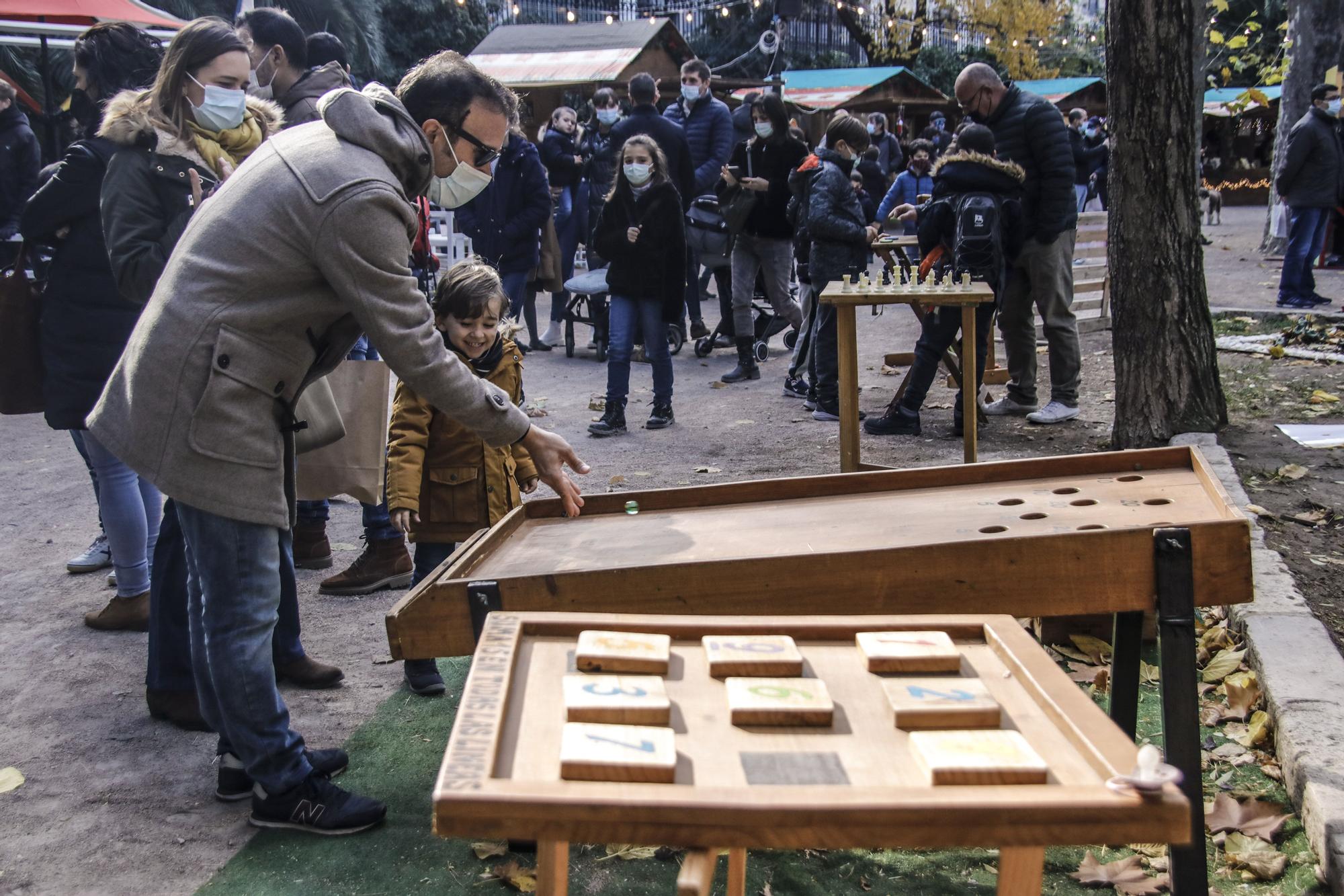 El Mercat de Nadal viste la Glorieta de oferta comercial y ocio