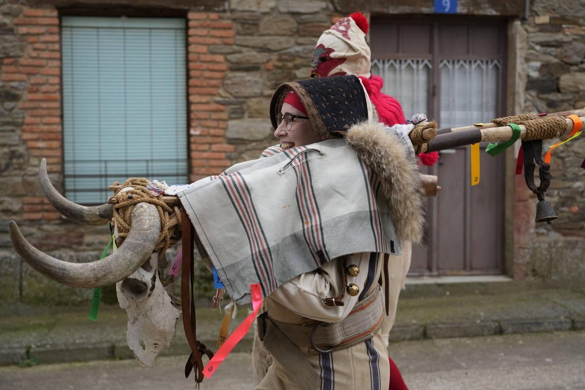GALERÍA | La Vaquilla y los Cencerros reviven el antruejo más tradicional en Palacios del Pan