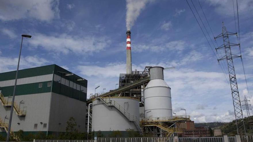 Instalaciones de la central térmica de Lada.