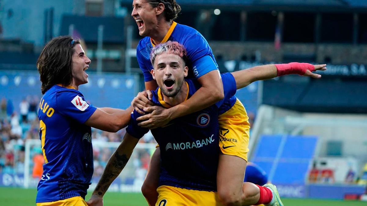 Manu Nieto celebra un gol con el Andorra
