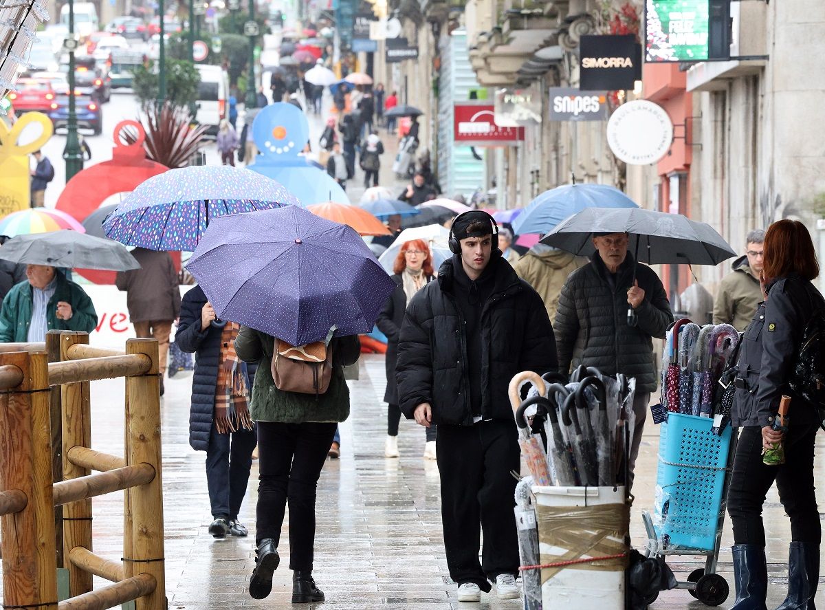 Día de lluvia en Vigo a la espera de la borrasca Irene