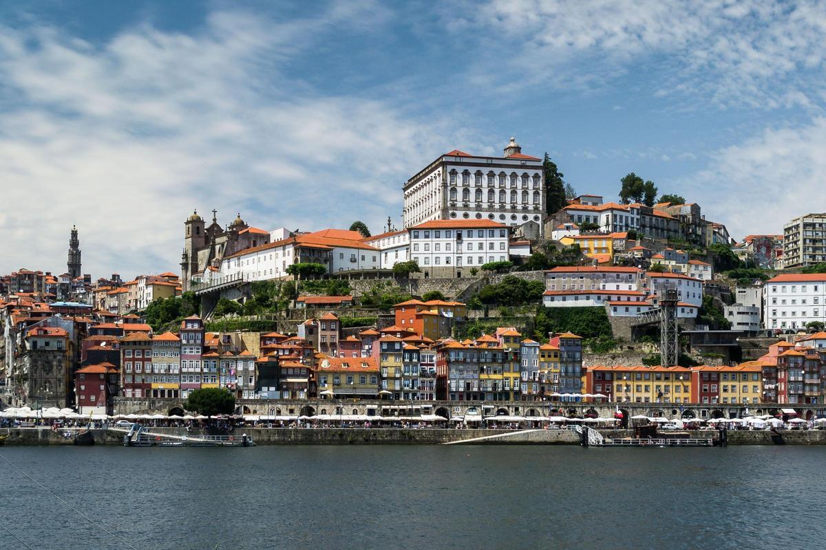 Panorámica de Oporto desde Vila Nova de Gaia al otro lado del Duero