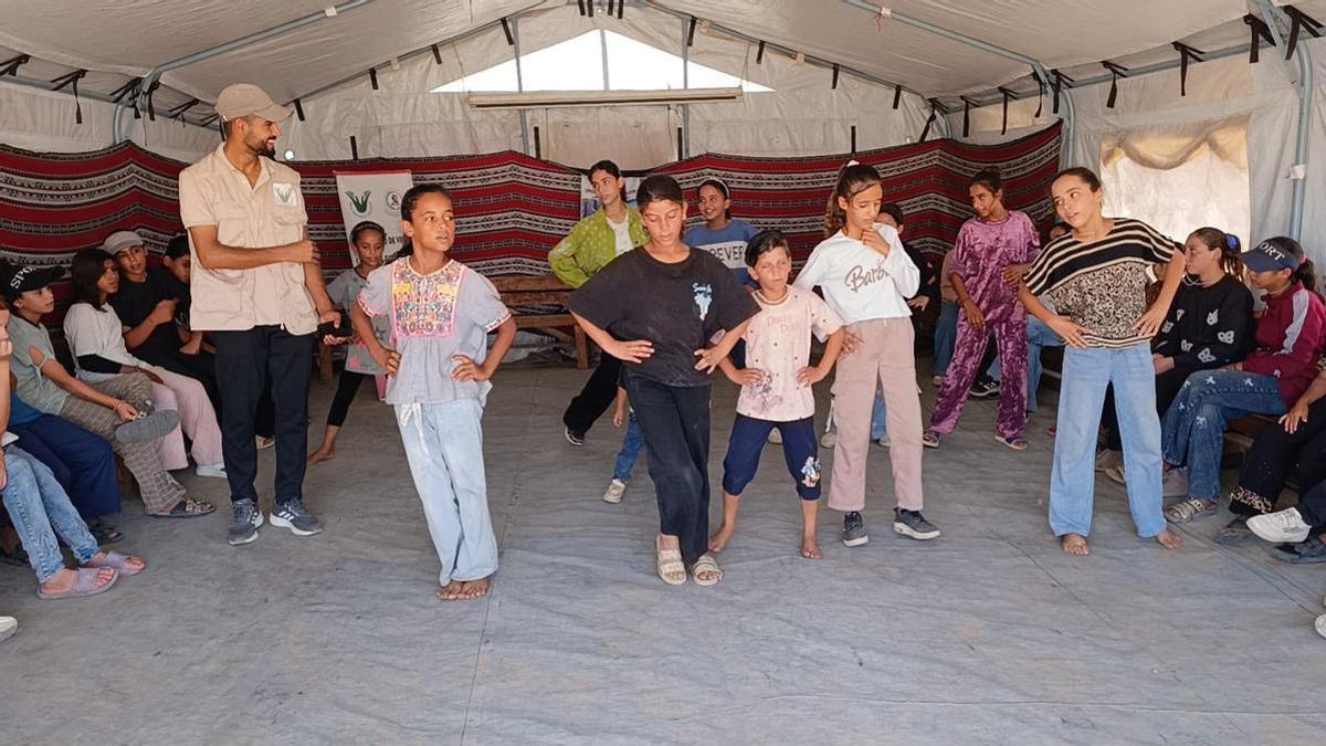 Imagen de una de las actividades desarrolladas en la escuela financiada por la ONG 'inquera'.