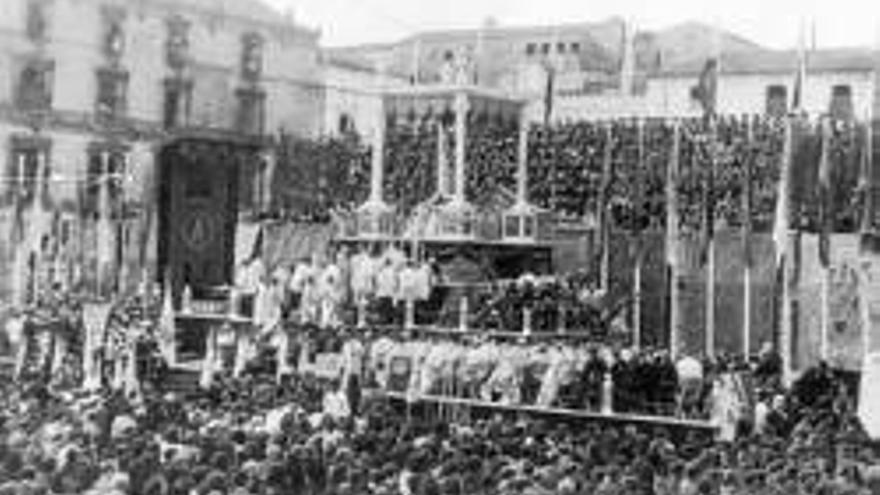 La coronación de la Virgen de la Victoria cumple su 60 aniversario