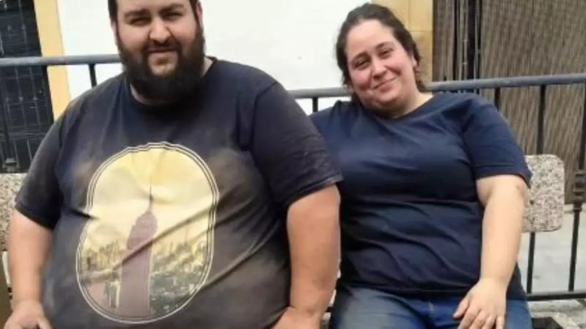 Video | La pareja de anticuarios recoge un lote de enseres de una casa antigua