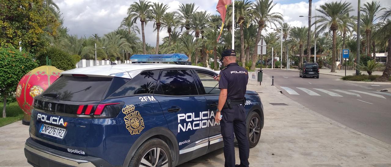 Agente de la Policía Nacional en Elche