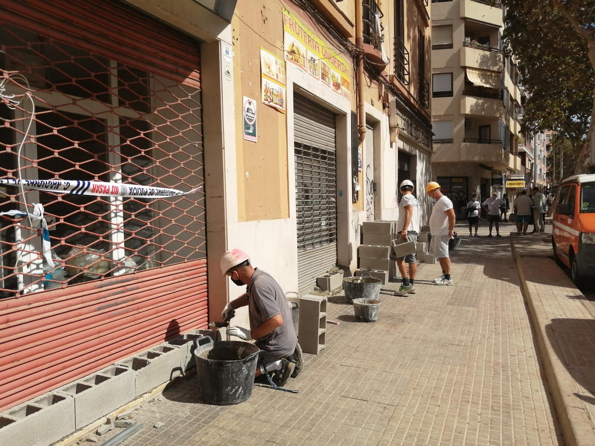 Tapian el edificio okupado de la calle Manacor de Palma tras el incendio