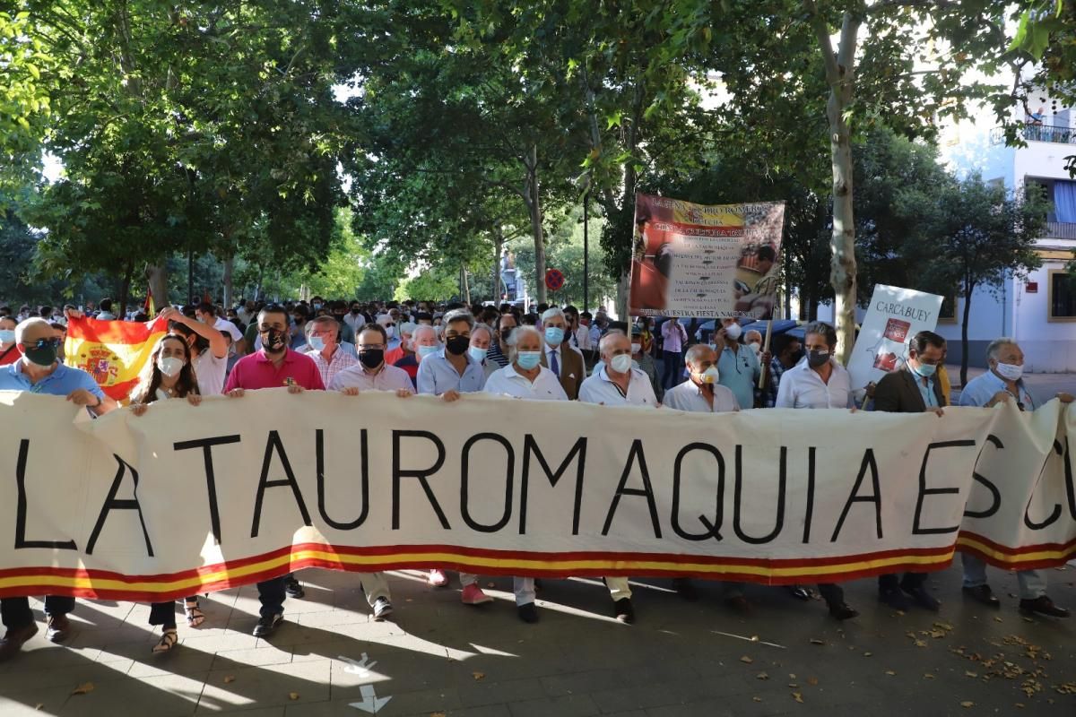 Manifestación de aficionados y profesionales taurinos por Córdoba