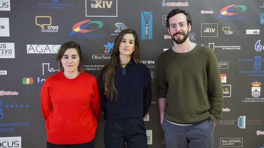 Irati Cano, Sara Pisos y Carlos Reyes, autores del corto premiado. // FdV