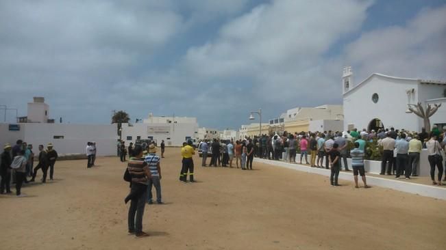 Entierro en La Graciosa de Nauzet Guadalupe Betancort