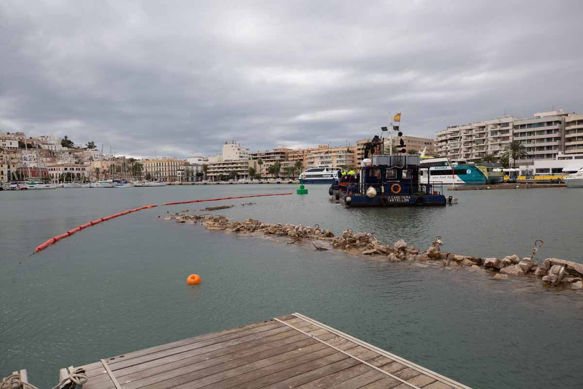 Cambio de pantalanes en el Club Náutico de Ibiza