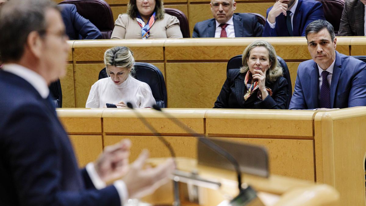 Archivo - El líder del PP, Alberto Núñez Feijóo, comparece en un pleno del Senado, a 31 de enero de 2023, en Madrid (España). Esta comparecencia es la primera de este año que ha confrontado a Sánchez y al líder del PP, Alberto Núñez Feijóo.