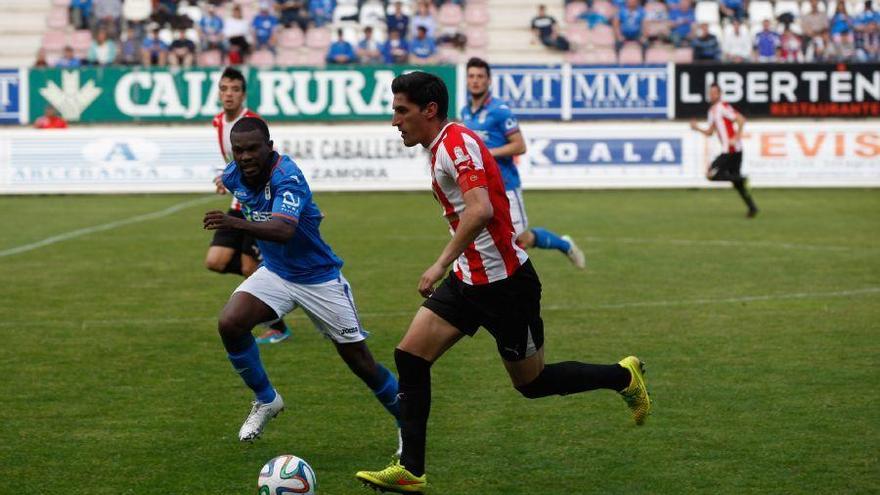 Prada podría volver a jugar contra el Oviedo mañana por tercera vez esta temporada.