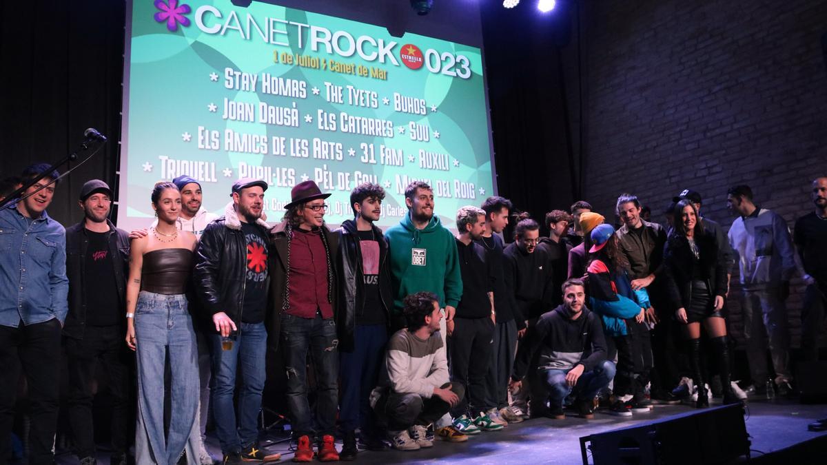 Un moment de l’acte de presentació del cartell complet del Canet Rock 2023 amb representants de diversos grups