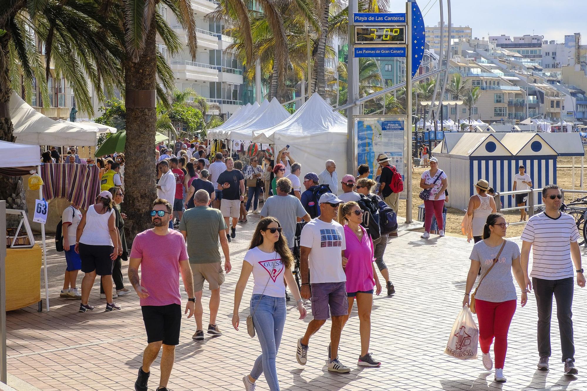 Belén de arena y mercadillo de Las Canteras