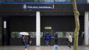 El Govern reforçarà les comissaries davant l’allau de peticions de targetes TIE i informes policials per a la regularització d’immigrants