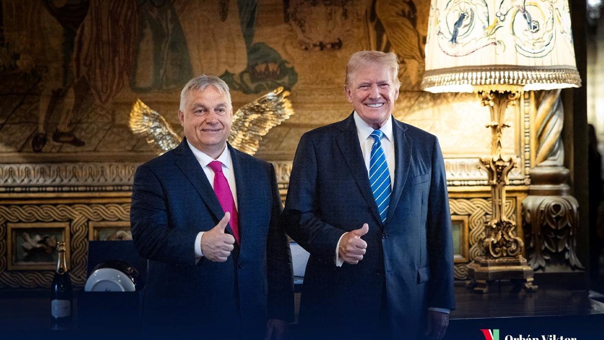 El primer ministro húngaro, Viktor Orban, se reúne con Donald Trump en la casa de Trump en Mar-a-Lago en Florida.