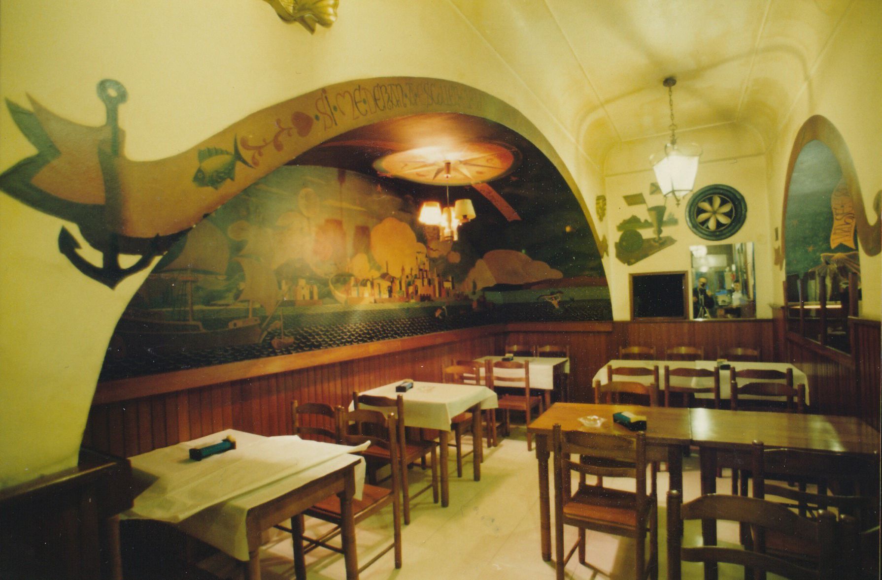 Murales de Urbano Lugrís en el antiguo restaurante Fornos