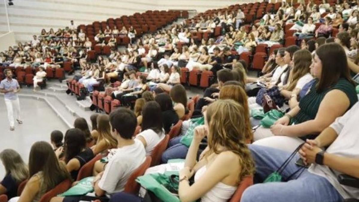 Alumnos asisten a una clase en el campus de Rabanales de la UCO.