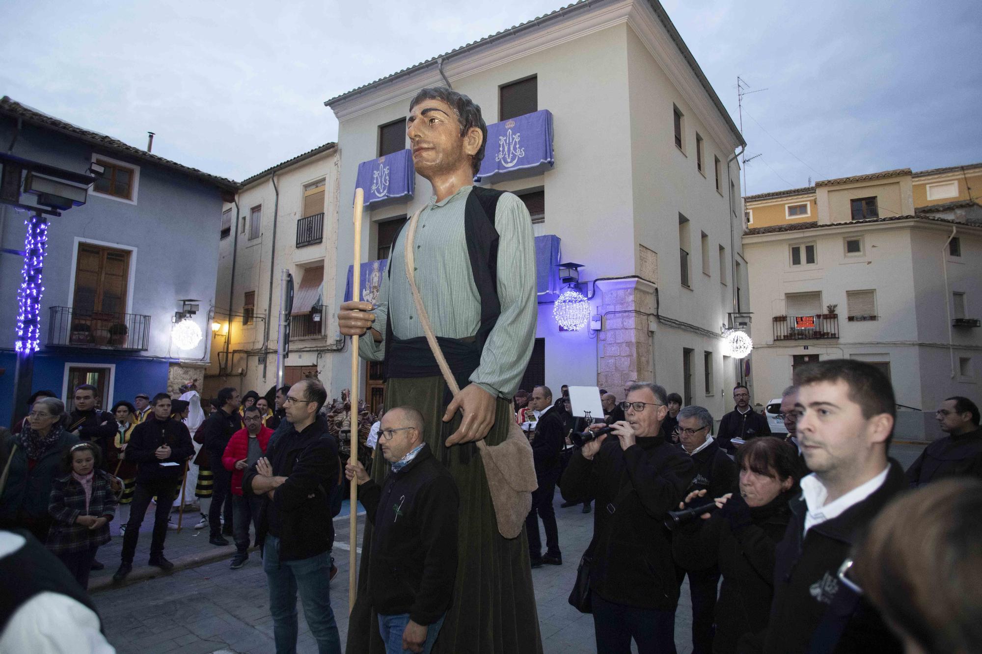 Ontinyent se vuelca con la tradiconal procesión de la Puríssima