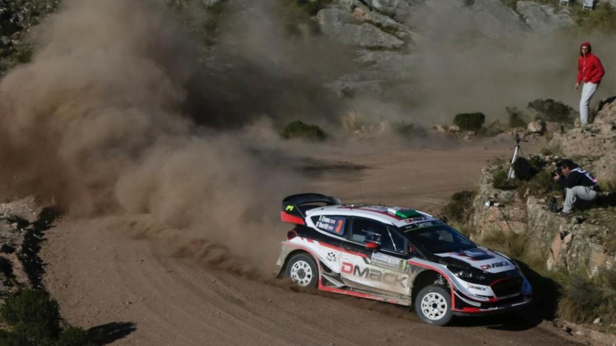 Elfyn Evans durante la jornada de ayer en la que sufrió dos pinchazos