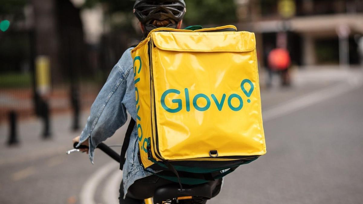 Un repartidor de la empresa Glovo.