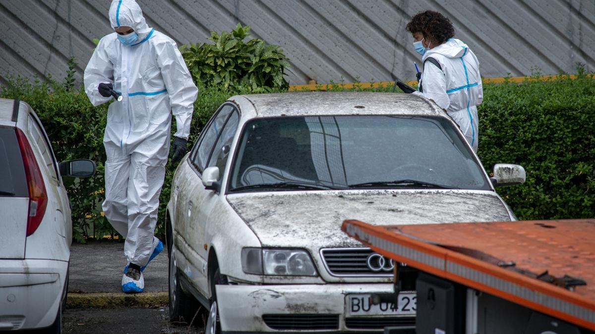 El lugar donde el coche lleva 14 años aparcado. // BRAIS LORENZO